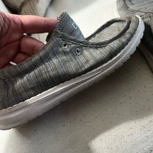 Kids hey dudes needs strings